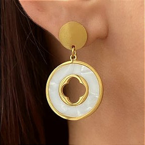 COLAR FITA FINA CÍRCULO ZIRCÔNIAS DOURADO AÇO 316L⭐️