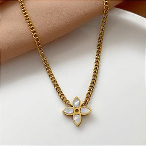 BRINCO GOTAS VAZADAS DETALHE MADREPÉROLA DOURADO AÇO 316L⭐️