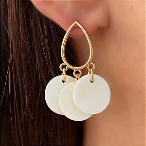 BRINCO GOTAS VAZADAS DETALHE MADREPÉROLA DOURADO AÇO 316L⭐️