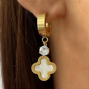 BRINCO ARGOLINHA PINGENTE TREVO RESINADO DOURADO AÇO 316L⭐️