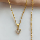 COLAR CORAÇÃO PEDRAS ZIRCÔNIAS FORMATOS FOLHEADO A OURO 18K⭐️