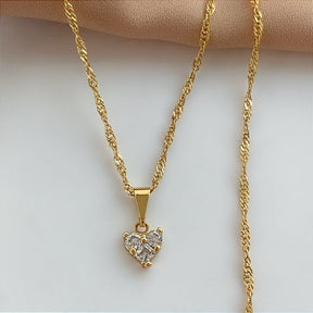 COLAR CORAÇÃO PEDRAS ZIRCÔNIAS FORMATOS FOLHEADO A OURO 18K⭐️