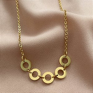 COLAR FITA FINA CÍRCULO ZIRCÔNIAS DOURADO AÇO 316L⭐️